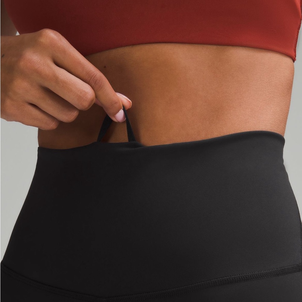 Women’s lululemon leggings size 2 black wounder train 28” - Picture 2 of 7